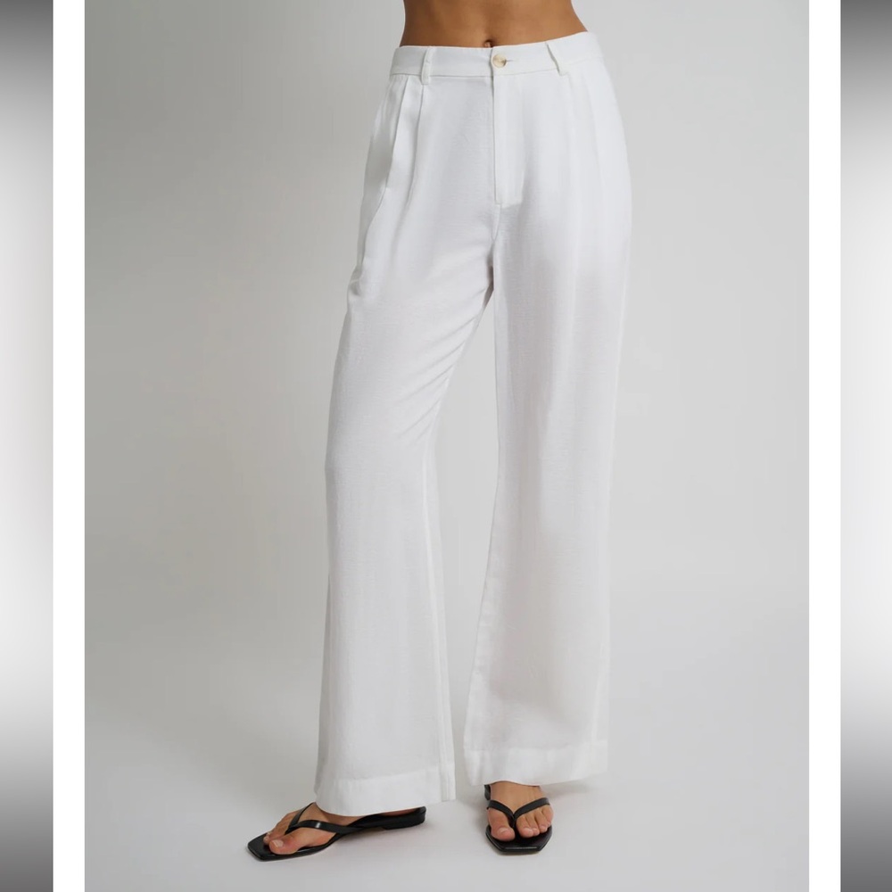 Onia Air Linen Pleated Trouser- White
